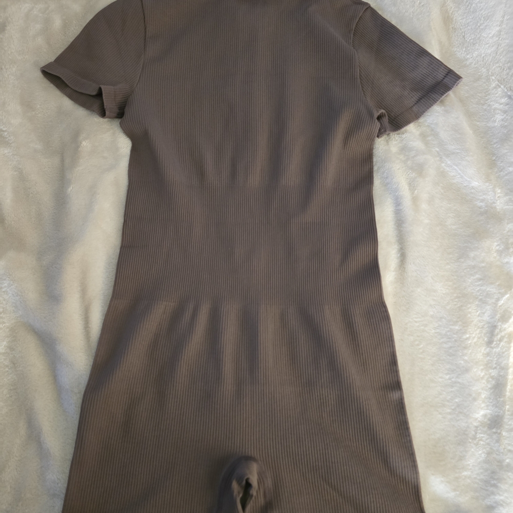 OQQ Ribbed Polo Collar Romper – Brown, Size L – NWOT - Picture 3 of 4